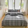 Lençol de cama simples de quatro peças de algodão Aloe Vera, capa de edredom de 1,8 metros, têxtil para casa, conjunto de 3 peças de lixamento do Norte, geração de atacado de estudantes