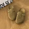 Sandálias Birkenstock femininas estilo retrô coreano, inspiradas na floresta, com acabamento fosco, 2026, solado grosso, confortáveis para longos períodos em pé, adequadas para o trajeto e projetadas para calçar facilmente.