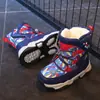 Sapatos infantis de algodão com forro de pelúcia, botas de neve grossas para meninos e meninas, quentes e à prova de frio, com sola de aderência segura, sapatos esportivos de algodão