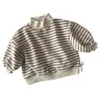 Sudadera de algodón a rayas gruesa de cuello alto medio para bebé y niño pequeño estilo coreano, top de forro polar unisex holgado de cuello alto, manga larga