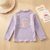 Nueva camiseta interior de dibujos animados para niñas 2026, top cálido con forro polar para otoño e invierno con ribete de volantes, camiseta de manga larga a rayas para niños