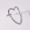 Anel de Coração de Aço Inoxidável com Personalidade da Moda Europeia e Americana para Mulheres, Simples e Versátil, Design Aberto Ajustável, Anel de Aço Titânio Que Não Desbota