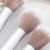 Herramienta de maquillaje de belleza, brocha de maquillaje de varilla blanca M8027A, brocha para rubor, resaltador, polvos, brocha de maquillaje, brocha portátil de cabeza grande