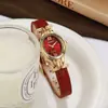 Reloj de pulsera de nicho de moda, simple y lujoso, reloj británico incrustado de diamantes, elegante reloj ovalado de moda para mujer de comercio exterior al por mayor
