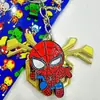 Llavero Giratorio de Merchandising de Película de Héroes Llavero Metálico de Dibujos Animados para Coche Colgante Accesorio para Bolso