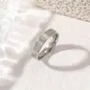 Anel Explosivo de Aço Inoxidável Transfronteiriço Boca Fechada Anel de Aço Titânio Gravado para Homens e Mulheres Índice Anel de Dedo Levemente Luxuoso Avançado de Nicho