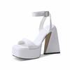 Novos Sapatos Femininos da Moda com Salto Alto 2022, Bico Quadrado Salto Bloco Tamanho Grande 34-43 Sandálias de Verão Vermelhas
