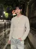 Camiseta de Manga Larga con Cuello Henley de Textura Rayada Vertical Estilo Old Money para Hombre Temporada Primavera Otoño Ligeramente Maduro Holgada Sensación de Alta Gama Top Base