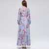 Foto Real de un Vestido Estampado de Alta Gama Estilo Francés con Cuello Alto, Mangas Largas, Cintura Ceñida y Falda Evasé, Viene con una Correa