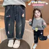 Calça Pantalona para Meninas 2026 Nova Coleção Primavera/Outono Estilo Coreano Moderno para Crianças Solta Estilosa Jeans para Bebê Calça Reta