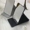 Espelho de maquiagem de mesa pequeno e portátil, espelho de penteado dobrável para mulheres, adequado para uso doméstico e dormitórios estudantis