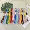 Llavero con tema de dopamina con cordón trenzado, diseño colorido y minimalista, adecuado para teléfonos y llaves de coche, un accesorio elegante con un toque de lujo