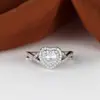 Anel Rongxing Amor Transfronteiriço Pedra Principal Camada Dupla Cravejado com Diamantes Formato de Coração Cercado por Diamantes Braço Torcido Anel de Proposta de Noivado Feminino