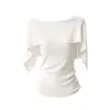 Camiseta Branca Soltinha Off-Shoulder Estilo Preguiçoso para Mulheres, Top de Manga Curta com Caimento Relaxado e Vibe Descontraída, Top Tendência de Caimento Regular
