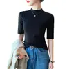 Camiseta negra de manga corta para mujer con cuello alto y mangas tres cuartos, una camiseta básica para llevar debajo de otras prendas, nuevo top elegante ajustado con cuello semi-alto 2026