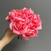Húmedos al tacto, 5 ramos de rosas artificiales, flores artificiales para decoración del hogar y la sala de estar, capullos de rosa artificiales, accesorios para estudio fotográfico
