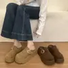 Sapatos de outono de passo único com sola grossa para pessoas baixas, estilo coreano, chinelos preguiçosos, fivela de couro, bico dividido, meio 2026 chinelos para uso externo feminino