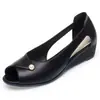 Sandálias Femininas Roupa de Fora 2024 Novos Sapatos Femininos Chinelos Moda Feminina Salto Grosso Sapatos de Camada Única Sandálias de Bico Aberto
