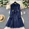 Vestido Longo Retro Estilo Francês Inspirado na Chanel com Fivela Metálica, Cintura Marcada, Emagrecedor, Elegante com Renda nas Mangas para Mulheres