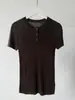 Estética CurvaDelicado y suave lana Tencel cuello Henry tejido manga corta top de otoño para mujer ajustado