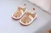 Zapatos de Verano para Bebés para Caminar, Dropshipping, para Niños y Niñas, de 0 a 2 Años, Sandalias Cerradas de Suela Suave, Zapatos Chirriantes para Niños Pequeños