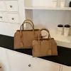 Bolsa de Mão Retrô Transfronteiriça Nova Fosca Moda Versátil Grande Capacidade Bolsa Tote Nicho para Deslocamento Ombro Único Transversal