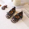 Zapatos de princesa, de suela blanda, con lazo, estilo Mary Jane, versión coreana para primavera y otoño, zapatos de piel para niños, zapatos de piel para niñas, bailarinas con estampado de leopardo