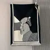 Cachecol Jacquard Double Horse para Mulheres, Outono e Inverno, Imitação de Caxemira, Luxo Leve, Xadrez Vintage, Padrão de Cavalo, Franjas, Xale Longo Quente e Aquecedor de Pescoço
