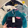 Sudadera infantil 2026, nueva colección de otoño, unisex, diseño color block, cuello alto, suéter pullover para bebé, moderno