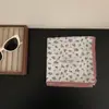 ¡Pequeña literatura y arte gris! Pañuelo Cuadrado Pequeño de Algodón Estampado Azul y Rojo Vintage Estilo Coreano Pañuelo Versátil de Alta Calidad
