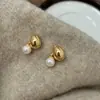 Brincos Pequenos Dourados em Forma de Feijão com Pérolas Brilhantes, Estilo Francês de Luxo Acessível e Casual, Brincos Elegantes Versáteis para o Dia a Dia