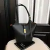 Bolsa tote de alta qualidade para mulheres, nova coleção de verão 2026, grande capacidade, bolsa tipo balde da moda, versátil para o dia a dia, e um conjunto de bolsas de ombro combinando