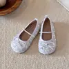 Zapatos infantiles estilo coreano 2026, nuevos zapatos de piel brillantes de princesa para primavera y otoño para niñas, elegantes mermaids planos para niñas pequeñas