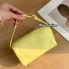 Bolsa de Caneta dos Anos 90 Bolsa Cilindro Bolsa Transversal Portátil Mini Transversal Minimalista Bolsa Estojo de Caneta Portátil para Outono e Inverno 2025