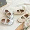 Zapatos de Cuero para Niñas 2026 Primavera Nuevo Estilo Zapatos de Encaje con Lazo Lindos de Princesa Suela Suave Zapatos Planos para Bebé