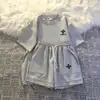 Traje informal de dos piezas para mujer, verano 2025, nuevo, pantalones cortos de manga corta, ropa deportiva holgada y relajada para hombres pequeños.