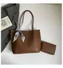 Bolso de Moda de Gran Capacidad Estilo Coreano para Madres e Hijas para Mujeres, Bolso de Hombro Texturizado para Viajes, Bolso Cubo de Invierno 2025 para Mujeres