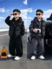 Conjunto de Chaleco de Felpa Plus para Niños Invierno 2026 Nuevo Conjunto de Tres Piezas Grueso Estilo Otoño/Invierno Guapo para Niños Medianos y Mayores Moderno