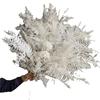 [Material de flor blanca] Arreglo floral de hortensia, rosa, flor de pasto escarchado con decoración de material de hoja de niebla de techo de pasto, flor de simulación para boda
