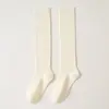 Meias Infantis Outono e Inverno Meias Baixas para Meninas Estilo Coreano Cor Sólida Meias de Algodão de Agulha Dupla Estilo Acadêmico Meias de Cano Alto Empilhadas para Bebê