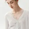 Bai Cai Rong 2026 Otoño/Invierno Suéter de Cachemira para Mujer Cuello en V Suéter de Punto Suave y Holgado Encaje Estilo Francés