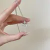 Colar Pingente Cruzado de Diamante Lapidado de Forma Especial Modelo Novo 2026 Luxo Leve Exquisito Design de Nicho Corrente de Clavícula Personalizável