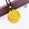 Pingente do Deus da Riqueza Amarelo com Padrão de Martelo Gravado Sólido Dourado Antigo no Mesmo Estilo do Ourives Novo Pingente do Deus da Riqueza Estilo Chinês