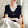 Primavera e Verão Novo Estilo Ombro Direito Decote V Feminino Falso Duas Peças Solto Manga Curta Camiseta Top Tricotaria Abotoamento Simples Feminino Estilo Fino Aparência Emagrecedora