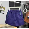 Novos shorts esportivos de seda gelada masculinos com design funcional inspirado em roupas de trabalho, zíperes contrastantes, design único, calças casuais, tendência dopamina