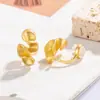 Pendientes de Malla Plisada con Volantes Rojos Diseño de Nicho Clips para Orejas de Flor Crema Flor de Flor de Silicona Sin Dolor Mate Pendientes de Primavera/Verano
