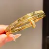 Pulseira com Fivela de Encaixe em Forma de Cobra Banhada a Ouro Real 18K Moda Retrô Pulseira Elegante Luxo Acessível Joias de Alta Qualidade para Mulheres