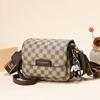Bolsa de alta qualidade para mulheres 2024 primavera nova bolsa versátil retrô impresso carta ombro crossbody pequena moda quadrado