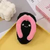 Zapatillas Populares Lindas de Peluche con Cara Sonriente y Chirrido Colgantes Accesorios para Bolsos DIY Llavero Colgante de Muñeca Venta al Por Mayor