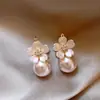 Nuevos Pendientes Blancos Dulces de Flor y Perla de Doble Cara para Mujer 2025, Pendientes Frescos y Exquisitos, Pendientes de Lujo Ligero